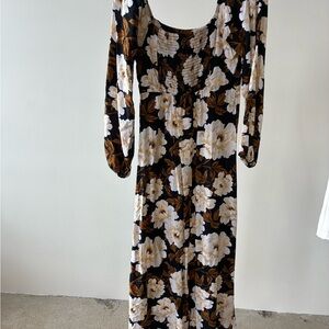 Old Navy White Cream Ruched Sheath Dress